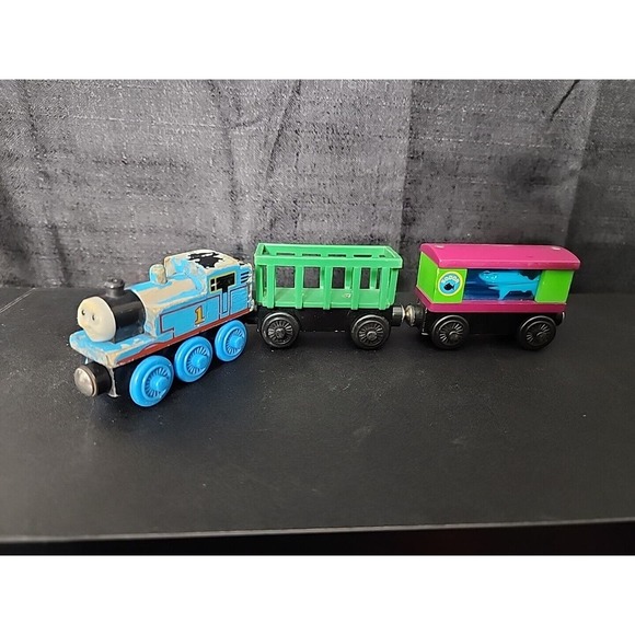 Thomas & Friends Other - Thomas & Friends Wooden Railway Sodor Engine, Circus Train & Aquarium Cars Vtg